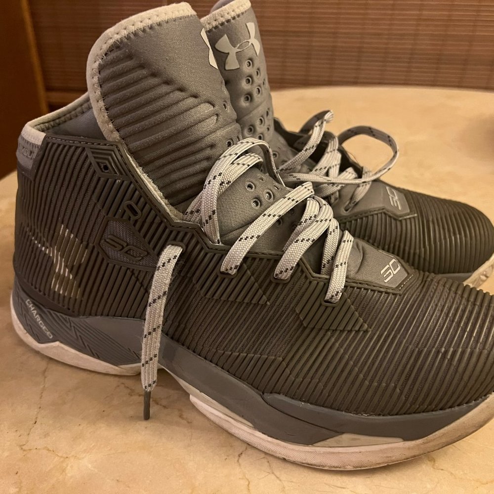 Under Armour Curry 2.5s Basketball Shoes Size 9